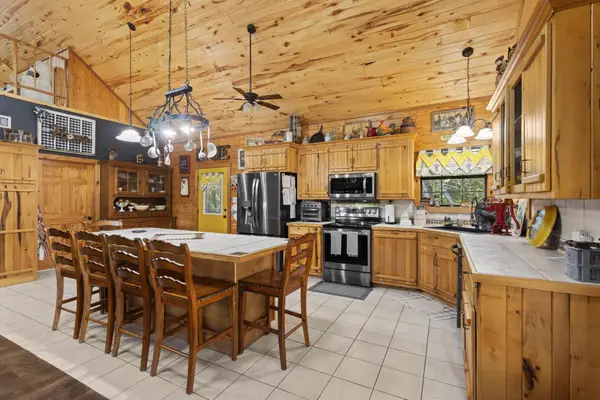 10077 Cravens Camp, Silsbee, TX 77656