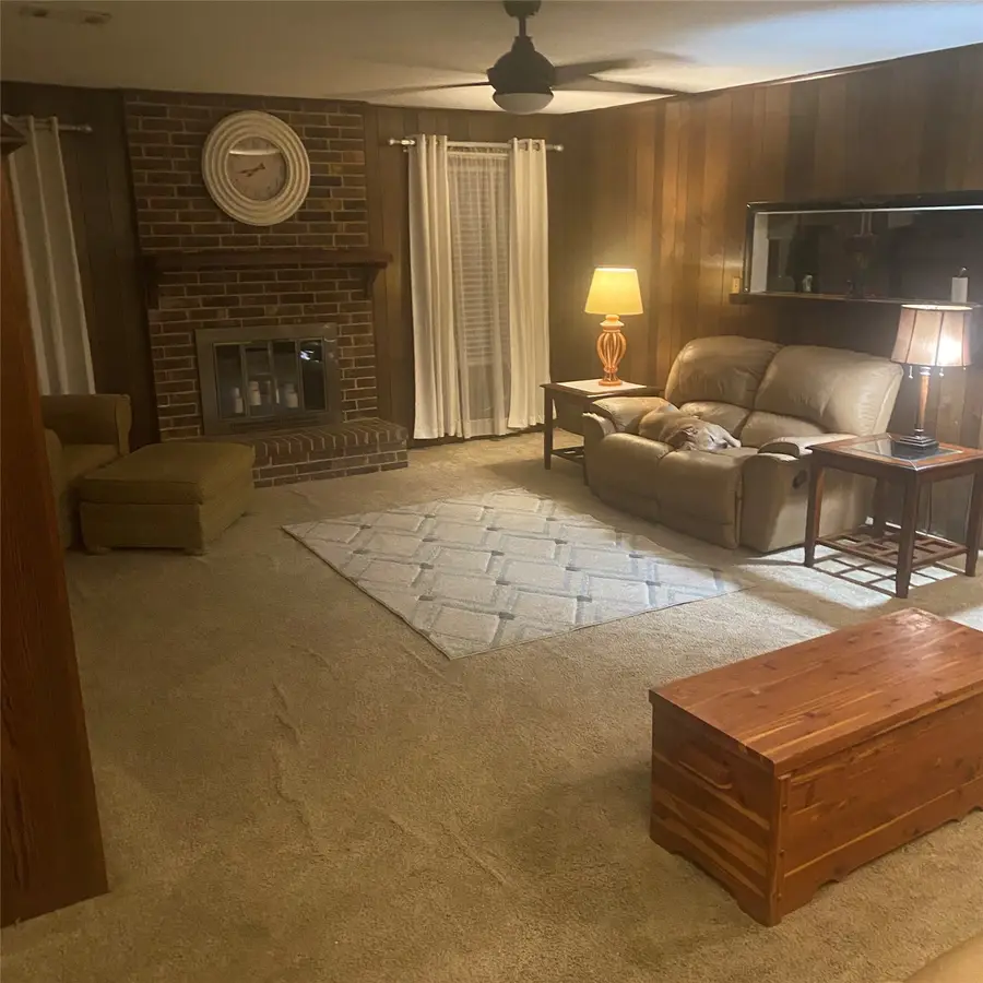 123 Lone Oak Drive, Highlands, TX 77562 - Image #2