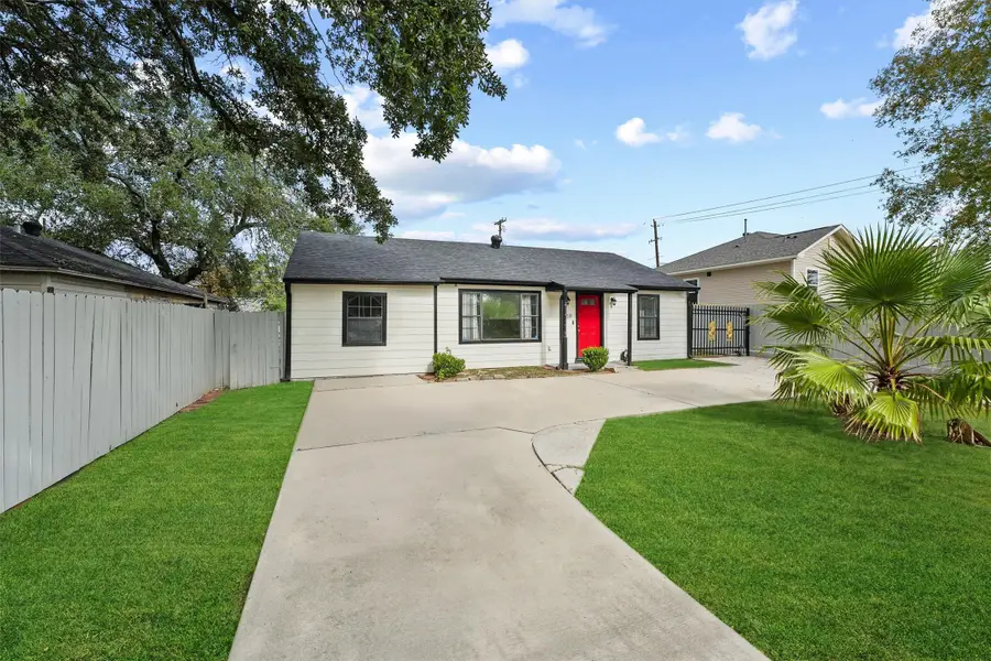 6159 Belmark Street, Houston, TX 77033 - Image #2