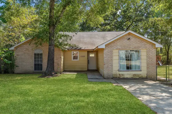 104 Oakmont Drive, Conroe, TX 77301