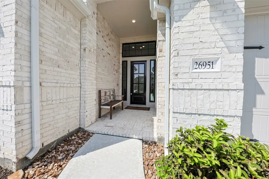 26951 Longwood Ledge Drive, The Woodlands, TX 77389 - Image #3