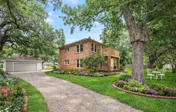 212 W Alabama Street, Wharton, TX 77488