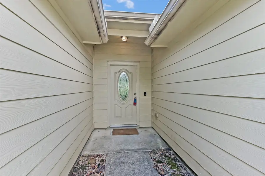 7022 Sun Creek Drive, Hitchcock, TX 77563 - Image #3