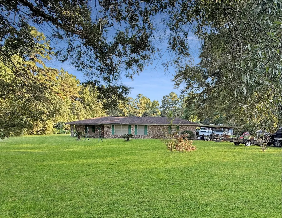 5604 Highway 105, Hull, TX 77564 - Image #1