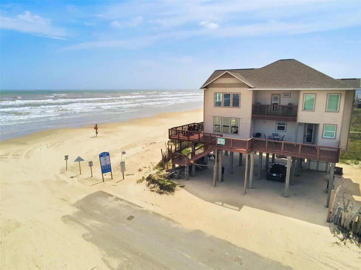 107 Yucca Avenue, Surfside Beach, TX 77541 - Image #1