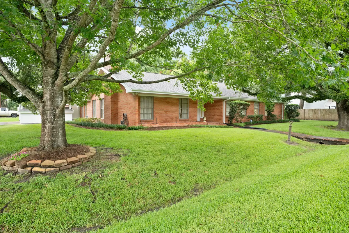 303 S Jackson Street, Alvin, TX 77511 - Image #1