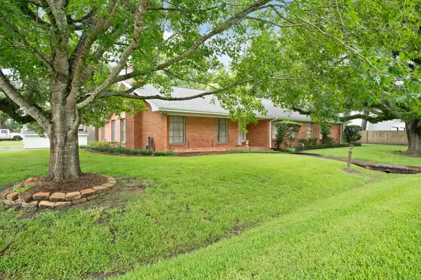 303 S Jackson Street, Alvin, TX 77511