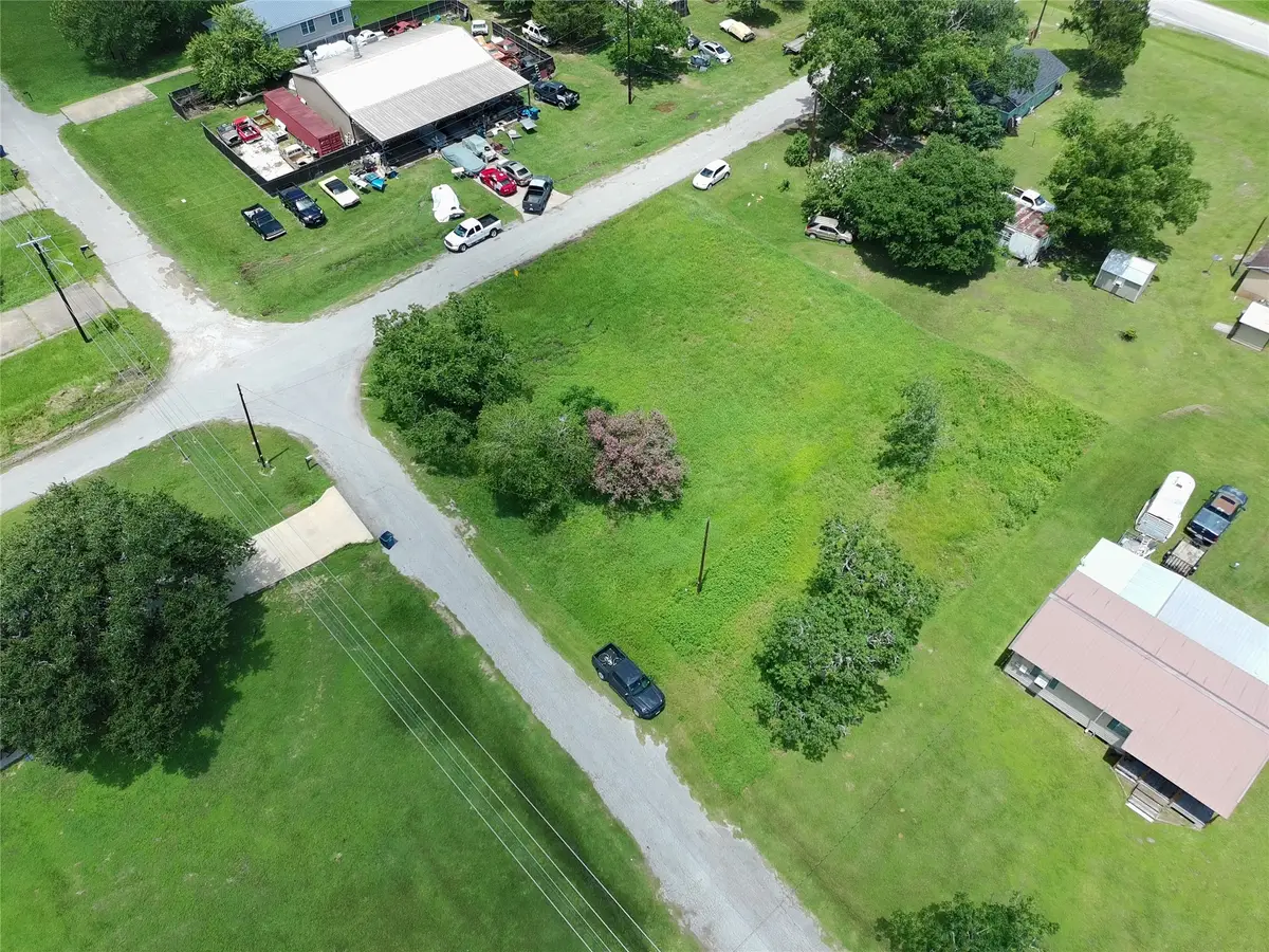 2702 12th Street, Hempstead, TX 77445 - #1