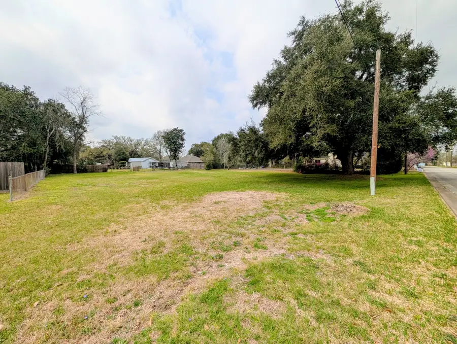 000 Yupon Street, Liberty, TX 77575 - #2