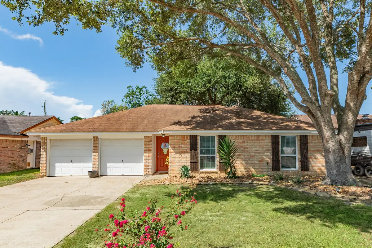 621 S Remington Drive, Angleton, TX 77515 - Image #1