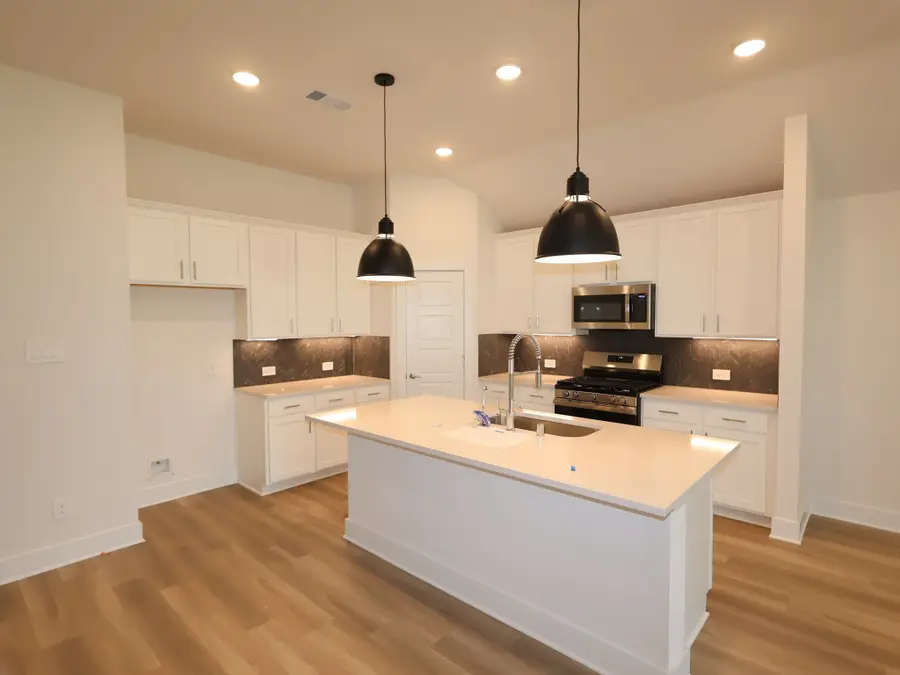 582 Bluebell Maiden Court, Magnolia, TX 77354 - Image #2