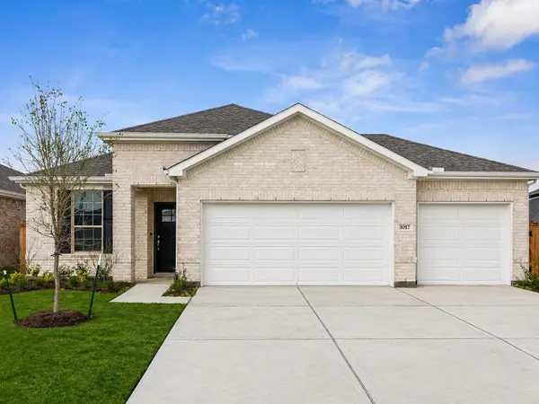 1017 S Oakhurst Drive, Dayton, TX 77535