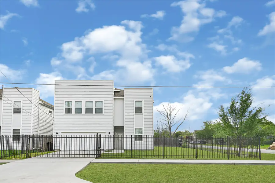 9431 Jutland Road, Houston, TX 77033 - #2