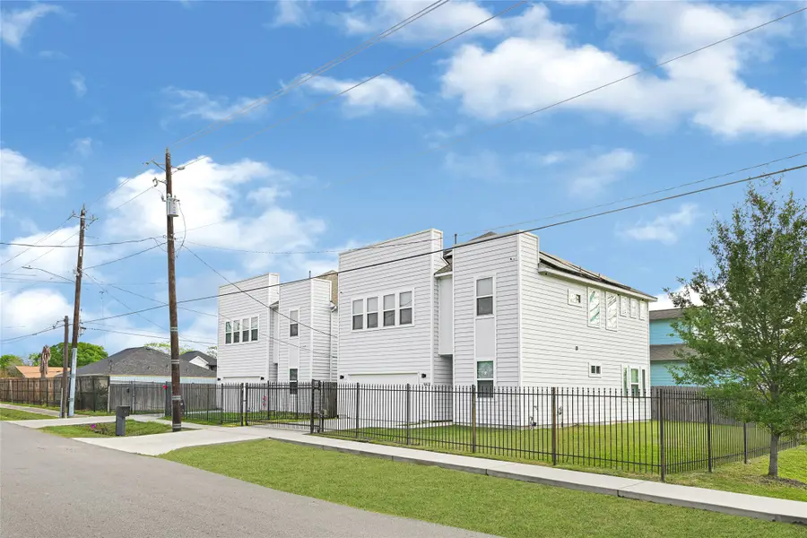 9431 Jutland Road, Houston, TX 77033 - #3
