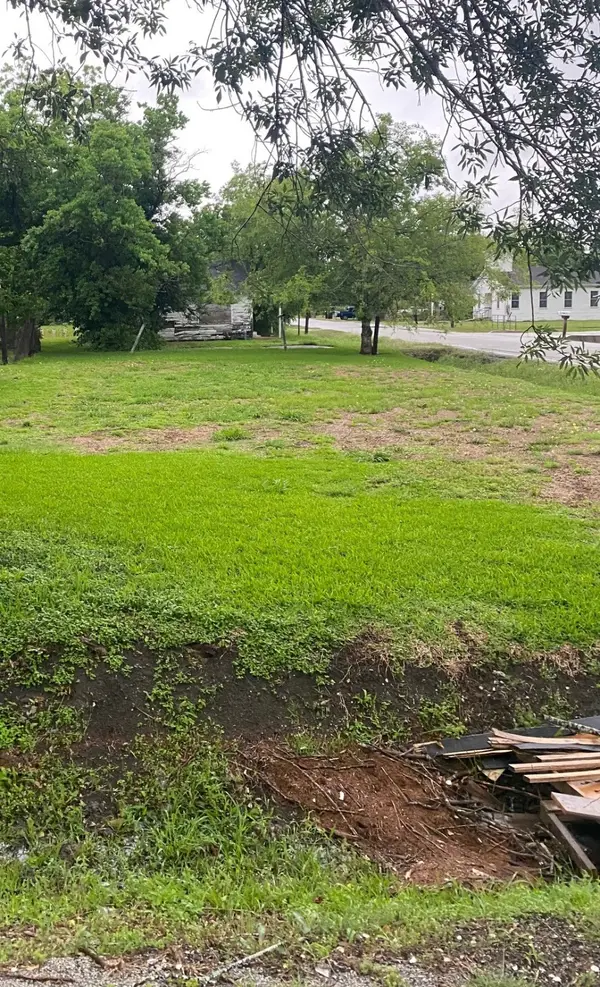 7214 Dallas Street, Baytown, TX 77521