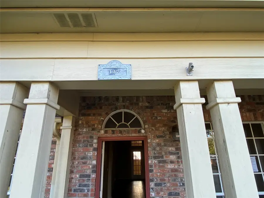 127 Indian Warrior Trail, Lake Jackson, TX 77566 - Image #2