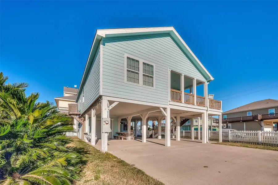 2895 Laguna Drive, Crystal Beach, TX 77650 - #2