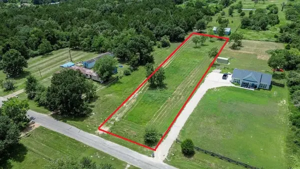 3853 College Street, Sealy, TX 77474