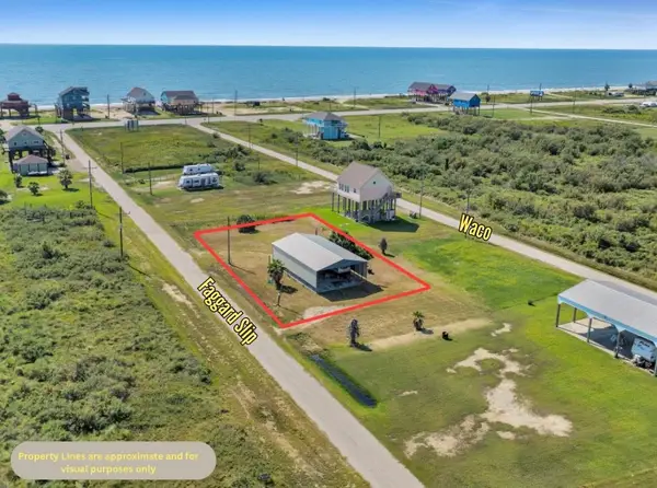 1047 Faggards Slip, Gilchrist, TX 77617