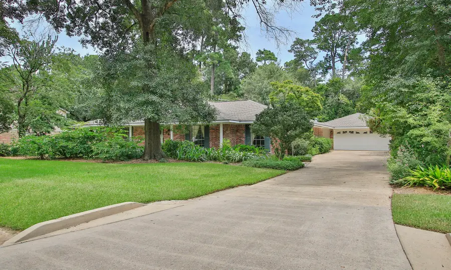 247 Castlewood Drive, Oak Ridge North, TX 77386 - Image #2