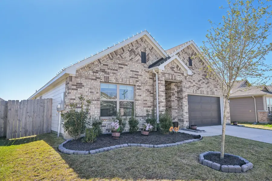 1217 Filly Creek Drive, Alvin, TX 77511 - Image #2