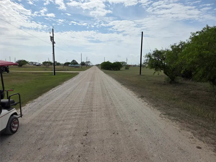887-901 Clam, Palacios, TX 77465 - #2