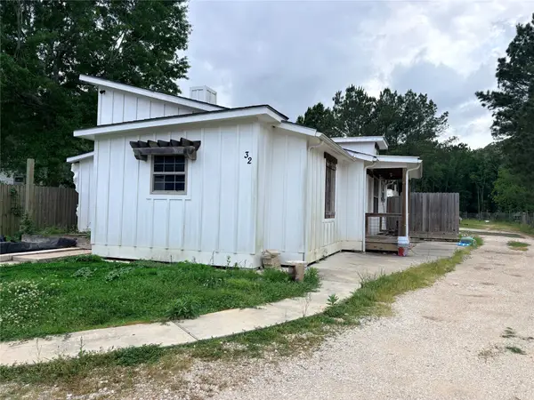 32 County Road 3405, Cleveland, TX 77327