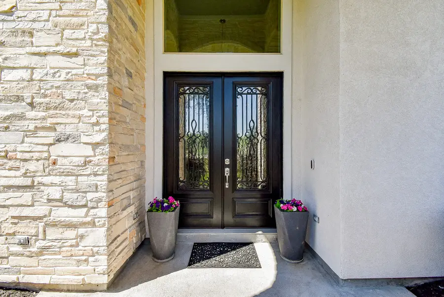 906 Royal Lakes Manor Boulevard, Richmond, TX 77469 - Image #2