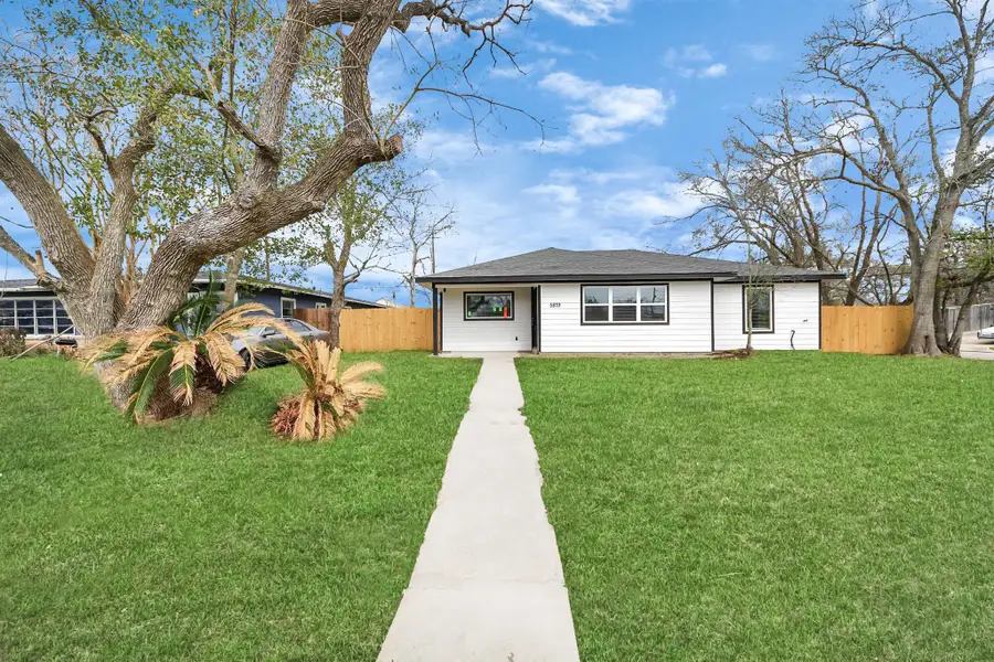 5879 Belcrest Street, Houston, TX 77033 - #3