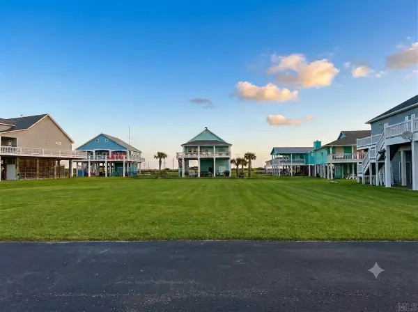 3481 Elm Grove, Port Bolivar, TX 77650