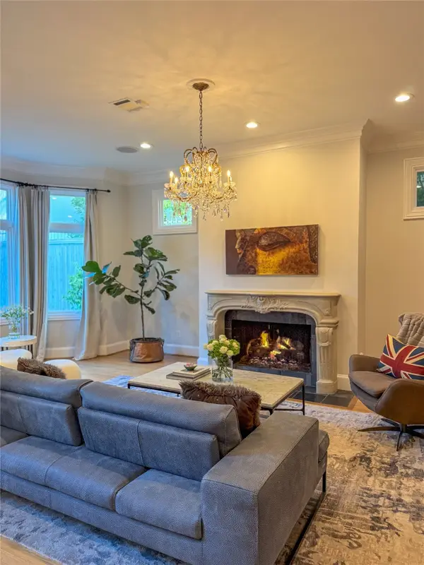 2523 Westgate Drive, Houston, TX 77019