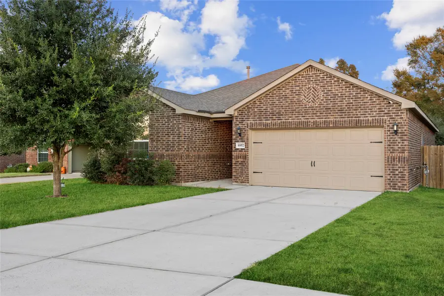 8957 Oval Glass Street, Conroe, TX 77304 - Image #2