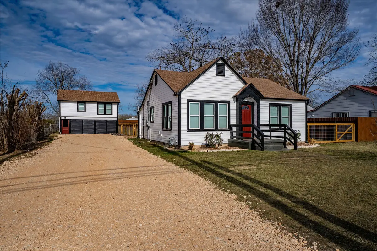 1413, 1415 Carroll Lane, La Grange, TX 78945 - Image #1