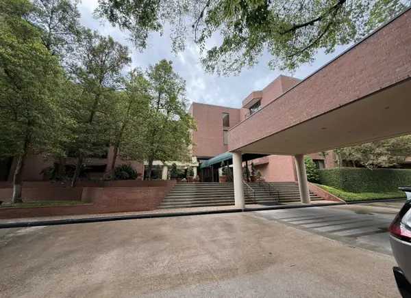 9333 Memorial Drive #412, Houston, TX 77024