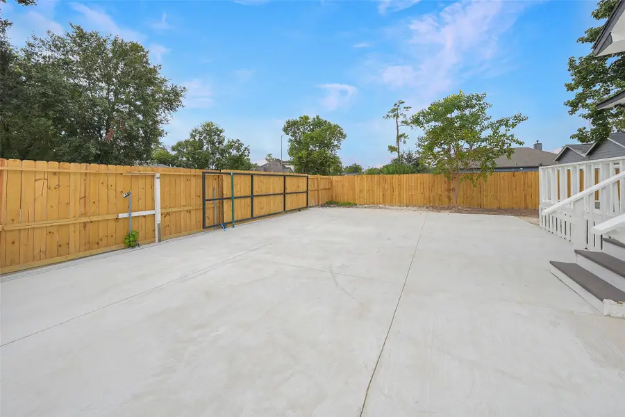 9305 Kentshire Drive, Houston, TX 77078 - Image #2