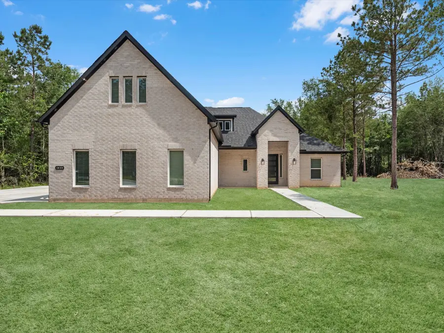 1859 Pin Oak Drive, Dayton, TX 77535 - Image #2