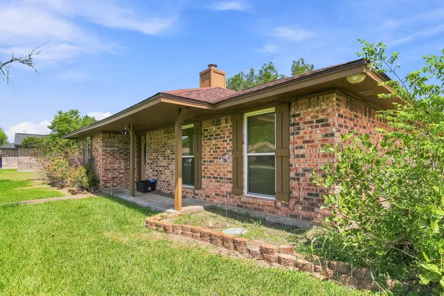 6104 Fox Ridge Drive, Angleton, TX 77515 - #3