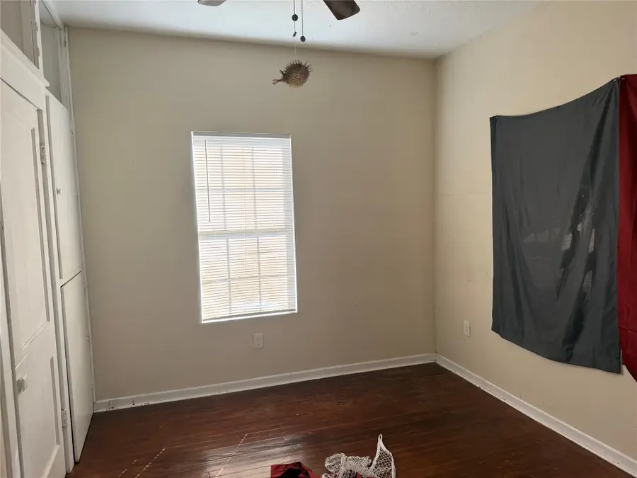 185 Woodvale Street, Houston, TX 77012 - Image #2