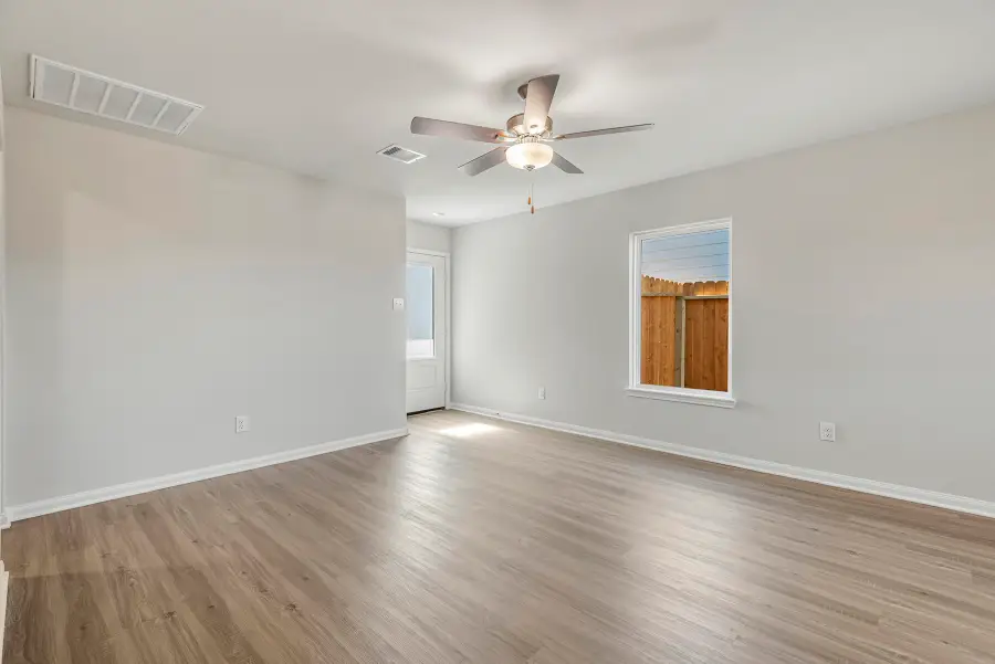 8208 Sunberry Shadow Drive, Houston, TX 77016 - Image #2