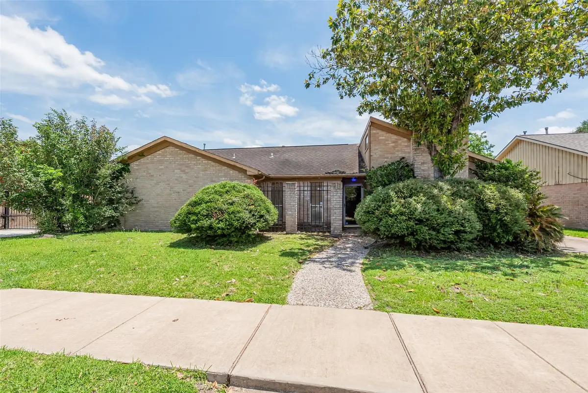 10827 Braes Forest Drive, Houston, TX 77071 - #1