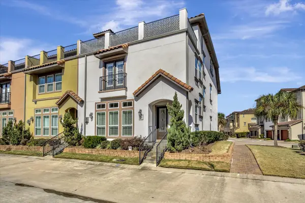 6 W Oaks Drive, Houston, TX 77058