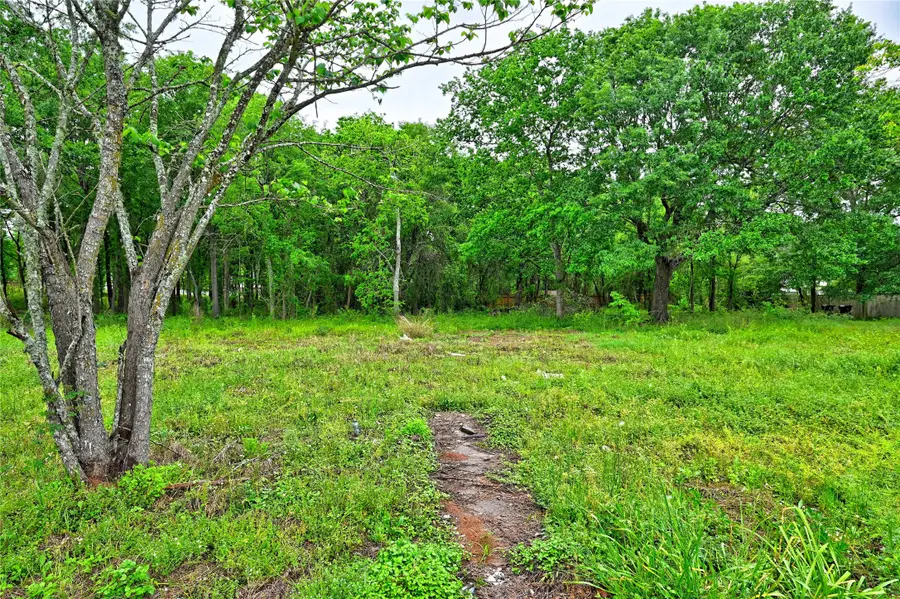 302 Smith Road, Magnolia, TX 77354 - Image #2