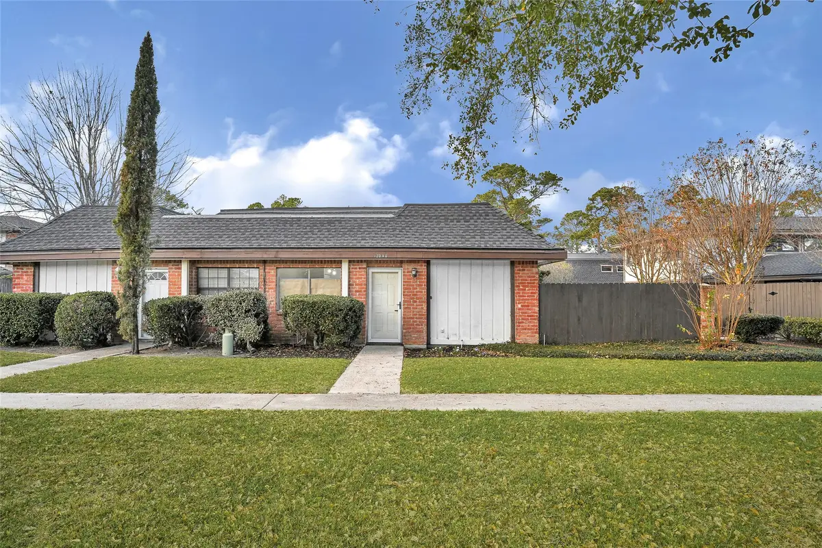 12040 Mighty Oak Drive, Houston, TX 77066 - Image #1