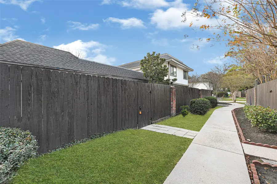 12040 Mighty Oak Drive, Houston, TX 77066 - Image #3
