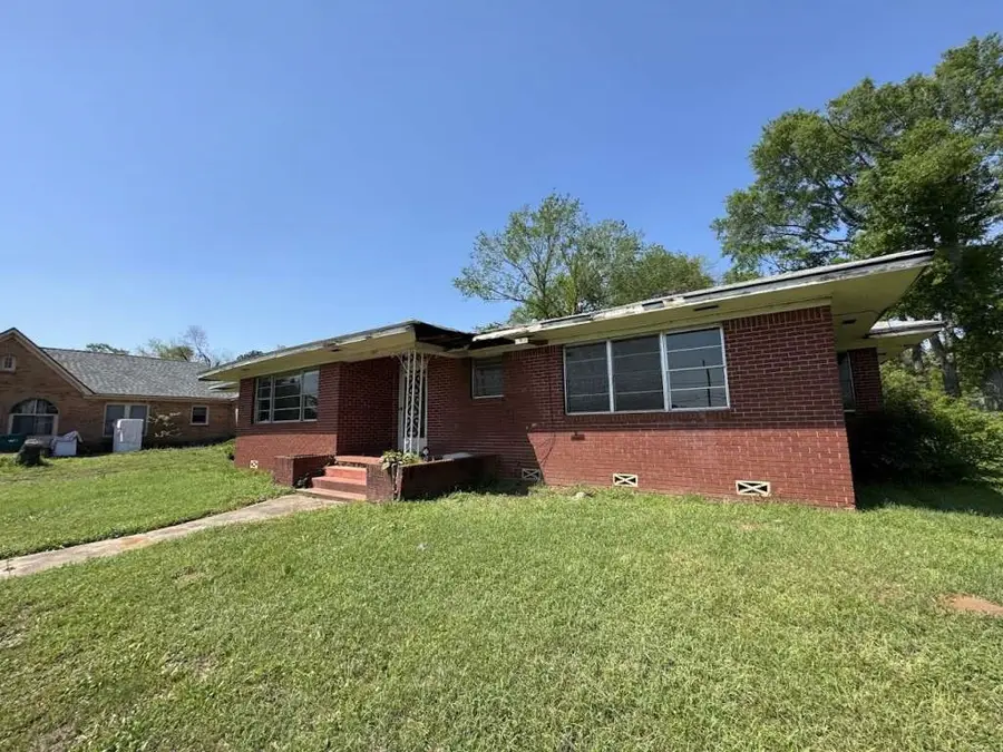 806 E First, Hughes Springs, TX 75656 - #2