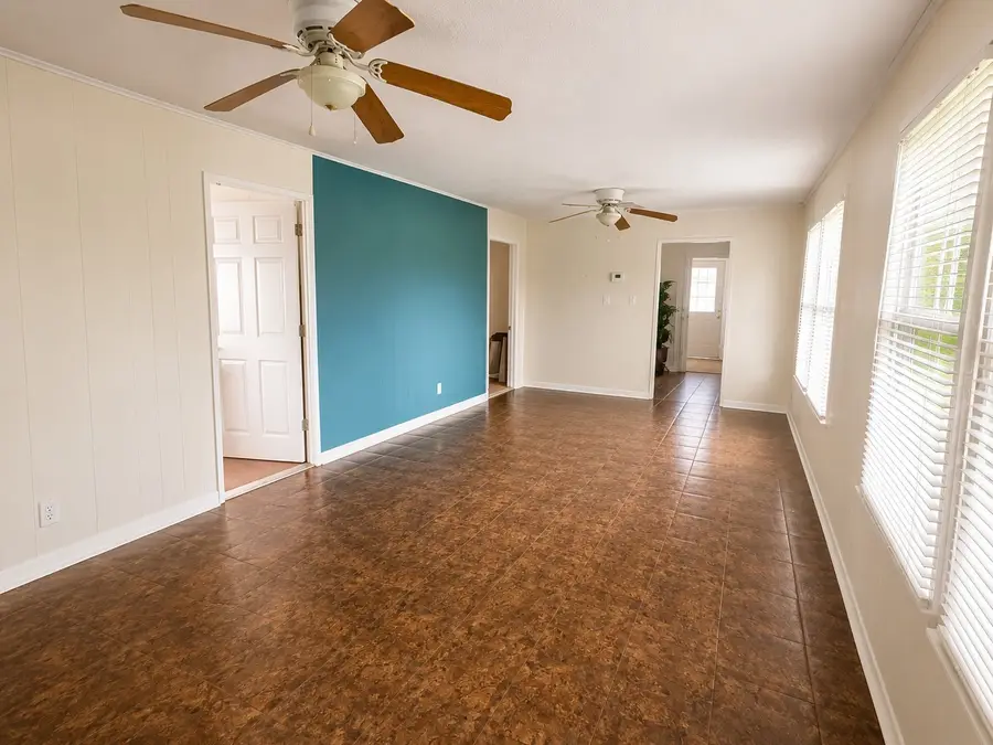 313 Magnolia Street, West Columbia, TX 77486 - #2