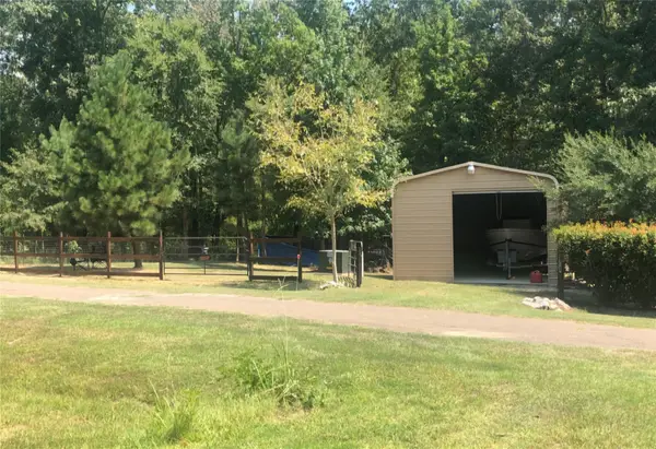 1190 Hidden Oaks Drive, Point Blank, TX 77364