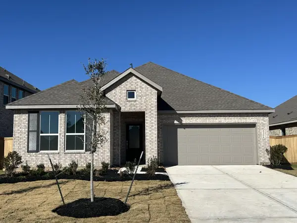 8306 Opal Pond Drive, Angleton, TX 77515