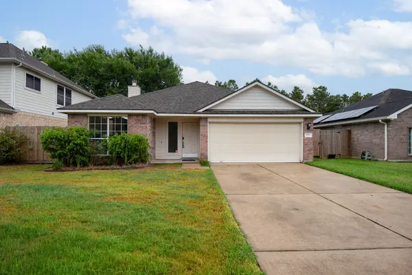 5226 Chasewood Drive, Bacliff, TX 77518