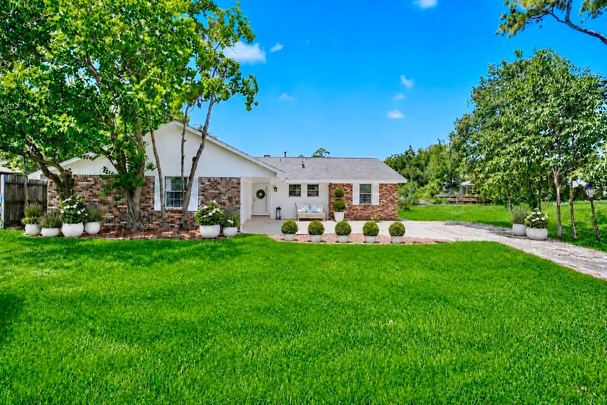 626 Shore Acres Boulevard, Shoreacres, TX 77571 - #1